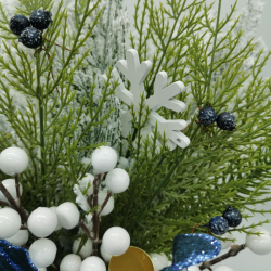 Jardin d’hiver enchanté aux reflets bleus