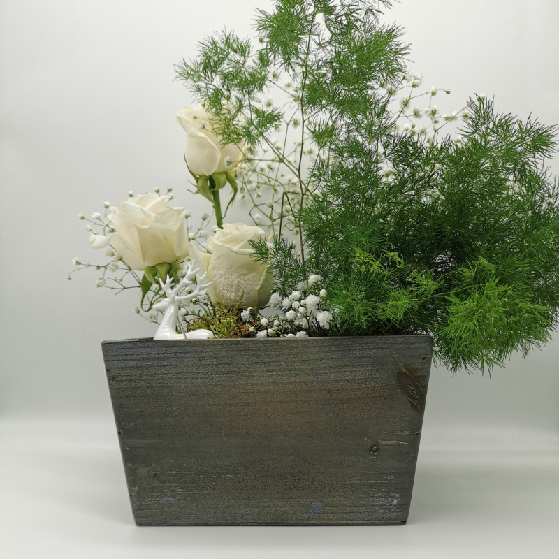 Charme végétal aux roses ivoire