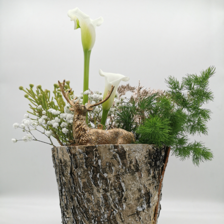 Forêt d’hiver au cerf doré