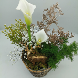 Forêt d’hiver au cerf doré