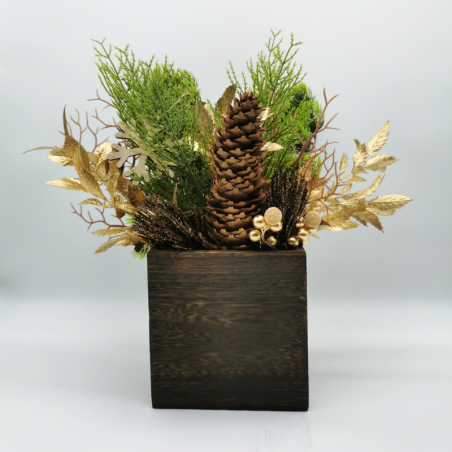 Nature festive en bois doré