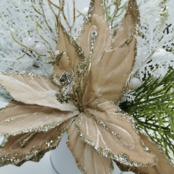 Fleur d’hiver en blanc et champagne