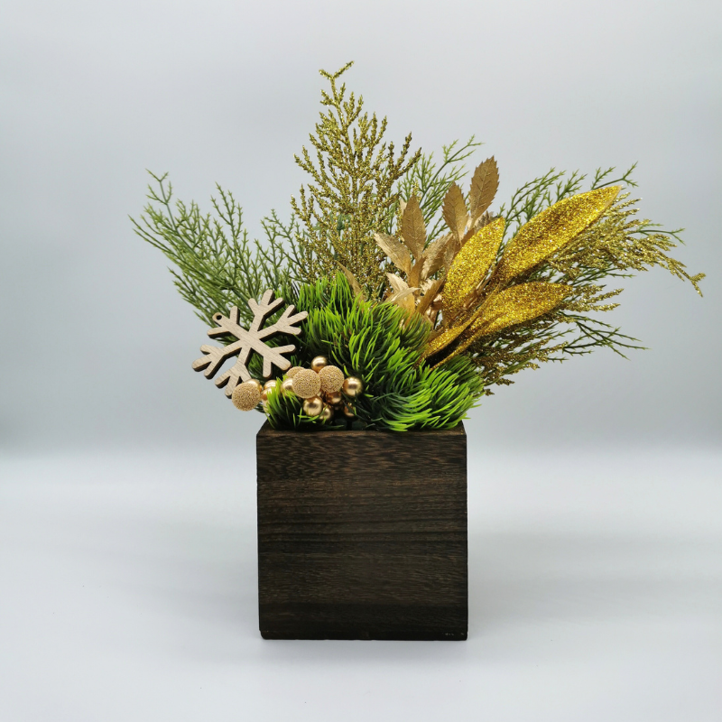 Éclat doré et bois naturel